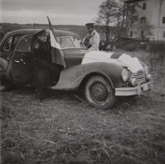 1956-Deutsch-Schuetzen-Gem-Zollhaus-RK-Auto-Ungarnfluechtlinge