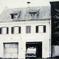 1981-Eisenberg-FF-Feuerwehrhaus-und-Auto-alt